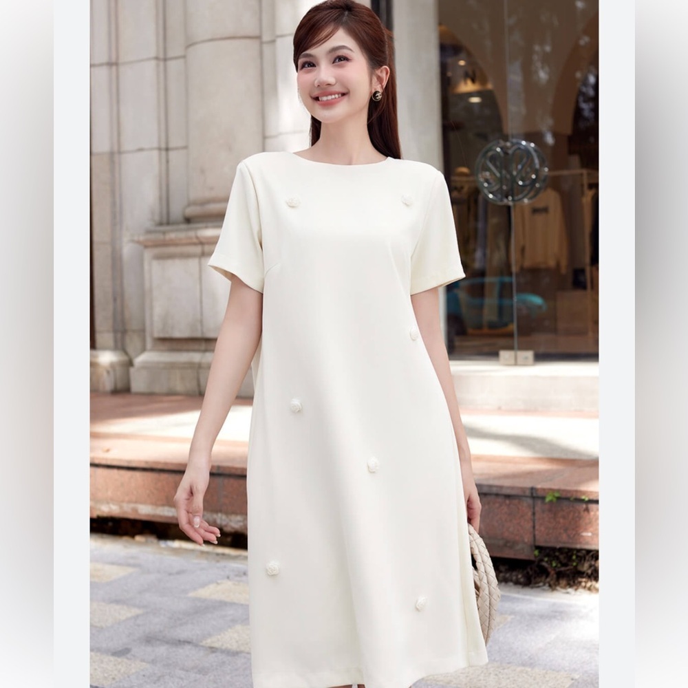 GUMAC Cream Short-Sleeve Shift Dress with Button Accents - Picture 2 of 10